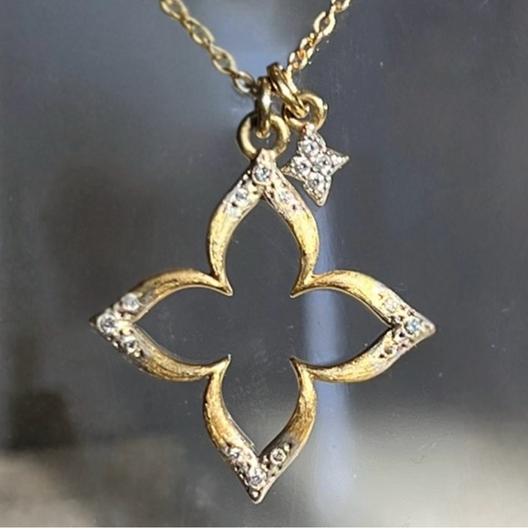 Jude Frances Necklace Moroccan Open Flower Diamond & 18k Gold Quatrefoil Pendant - Picture 9 of 9